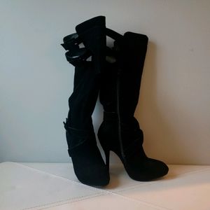 Black velvet boots with buckles